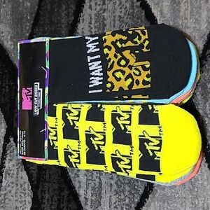 ICONIC MTV 80'S MUSIC ULTIMATE COLLECTION MULTICOLORED LOW-CUT LICENSED SOCKS
